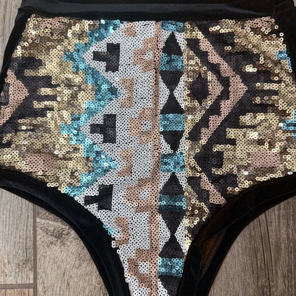 Lux Muse High Waist Festival Short - Picture 4 of 5